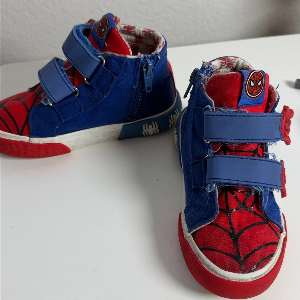 Marvel Spider-Man Kids Sneakers - Red and Blue - Picture 2 of 4
